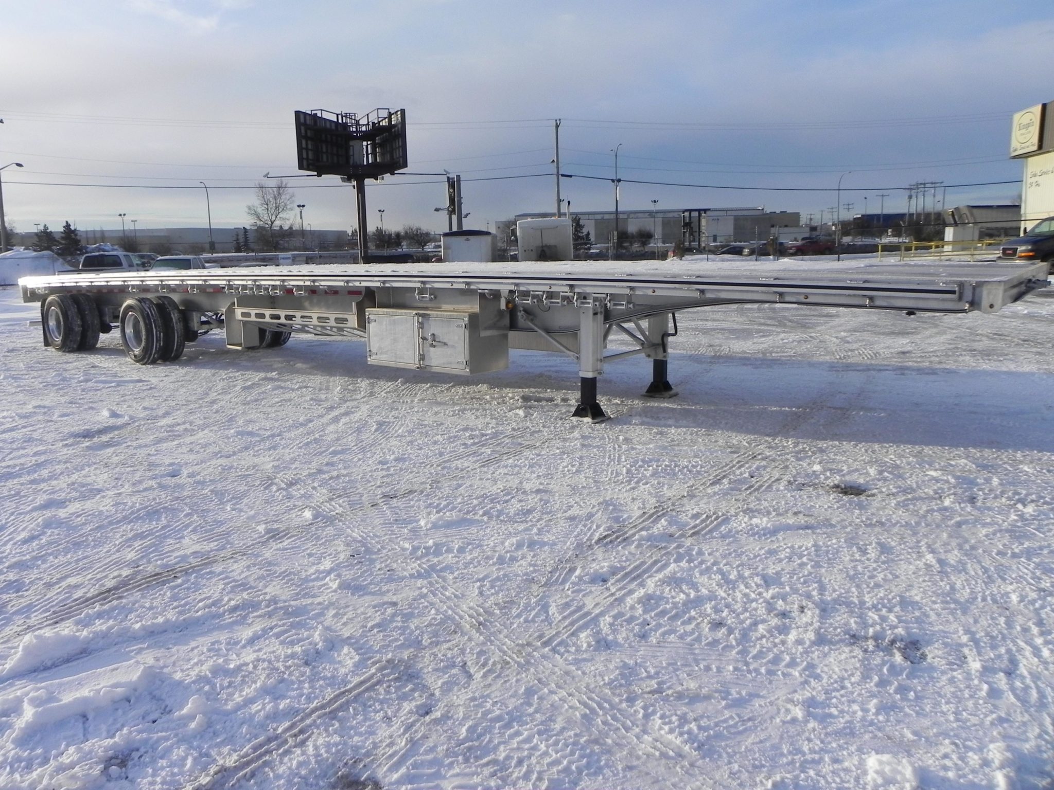 mac trailers canada