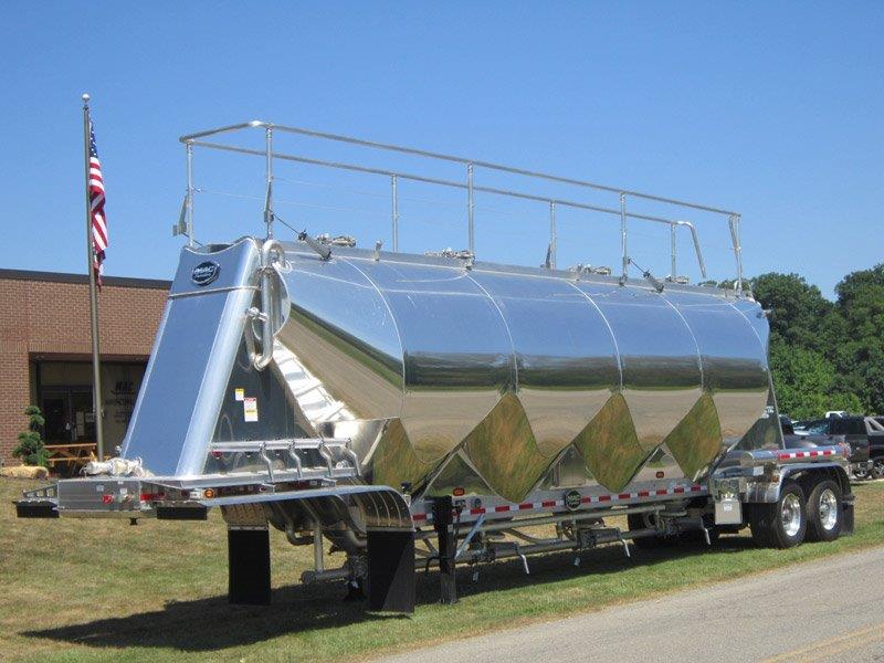 mac pneumatic trailers canada